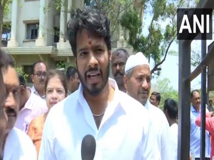 HD Kumaraswamy's son resigns from Youth wing of JD(S) days after facing defeat in Karnataka polls | HD Kumaraswamy's son resigns from Youth wing of JD(S) days after facing defeat in Karnataka polls HD Kumaraswamy's son resigns from Youth wing of JD(S) days after facing defeat in Karnataka polls | HD Kumaraswamy's son resigns from Youth wing of JD(S) days after facing defeat in Karnataka polls