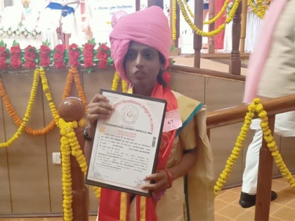 Visually impaired Devshree overcomes barriers, receives PhD from university in Chhattisgarh | Visually impaired Devshree overcomes barriers, receives PhD from university in Chhattisgarh