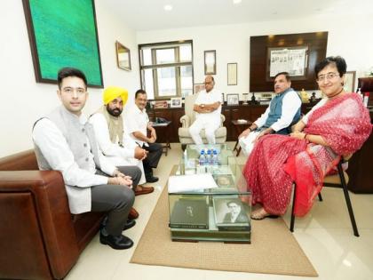 Delhi vs Centre ordinance row: Kejriwal meets NCP chief Sharad Pawar in Mumbai | Delhi vs Centre ordinance row: Kejriwal meets NCP chief Sharad Pawar in Mumbai