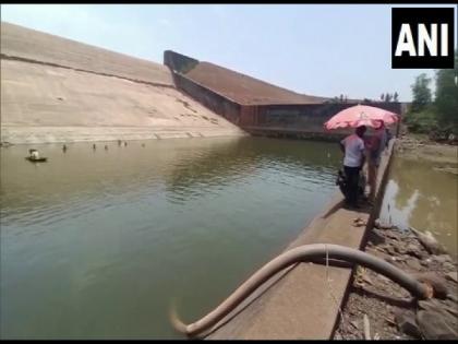 Chhattisgarh: Food inspector suspended for draining water from reservoir to find his phone | Chhattisgarh: Food inspector suspended for draining water from reservoir to find his phone