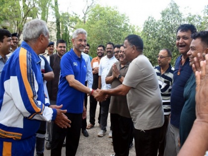 Jaishankar visits sports complex in Gujarat, says "encouraged to see the level of fitness" | Jaishankar visits sports complex in Gujarat, says "encouraged to see the level of fitness"
