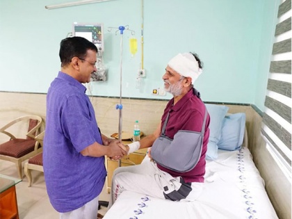 "Met the brave man, the hero" Delhi CM Kejriwal after meeting Satyendar Jain in hospital | "Met the brave man, the hero" Delhi CM Kejriwal after meeting Satyendar Jain in hospital