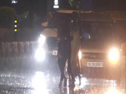 Rain lashes several parts of Delhi-NCR | Rain lashes several parts of Delhi-NCR