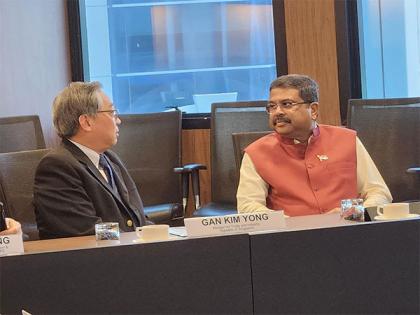 Union Minister Dharmendra Pradhan meets Singapore Minister Kim Yong, discusses 'future readiness of workforce' | Union Minister Dharmendra Pradhan meets Singapore Minister Kim Yong, discusses 'future readiness of workforce'