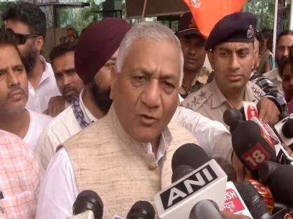 Police will take action if people from outside come and do riots: VK Singh on wrestlers' protest | Police will take action if people from outside come and do riots: VK Singh on wrestlers' protest