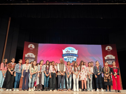 Meritorious students honored by VGU at Achievers Premier League | Meritorious students honored by VGU at Achievers Premier League