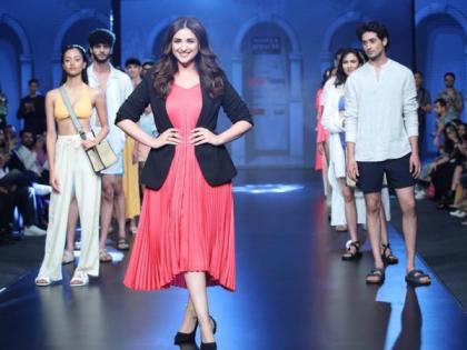 Parineeti Chopra Stuns In Marks &amp; Spencer's New Summer Collection | Parineeti Chopra Stuns In Marks &amp; Spencer's New Summer Collection