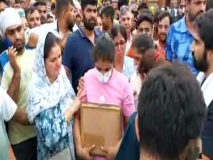 Protesting wrestlers reach Haridwar to immerse their medals in Ganga | Protesting wrestlers reach Haridwar to immerse their medals in Ganga Protesting wrestlers reach Haridwar to immerse their medals in Ganga | Protesting wrestlers reach Haridwar to immerse their medals in Ganga
