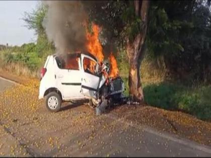Madhya Pradesh: 4 killed as car catches fire after collision with tree | Madhya Pradesh: 4 killed as car catches fire after collision with tree