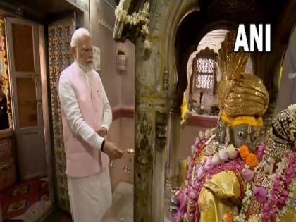 PM Modi offers prayers at Brahma temple in Rajasthan's Pushkar | PM Modi offers prayers at Brahma temple in Rajasthan's Pushkar