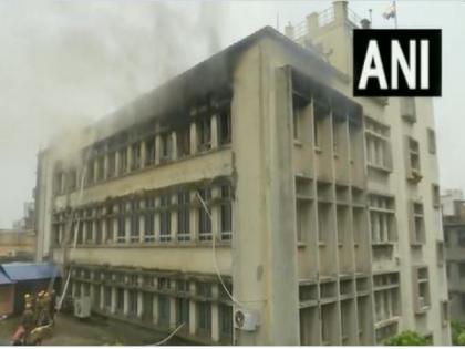 Kolkata: Massive fire breaks out in five-story building; dousing efforts underway | Kolkata: Massive fire breaks out in five-story building; dousing efforts underway