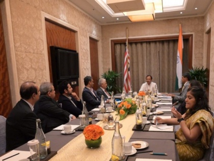 MoS Muraleedharan meets ASEAN-India Business Council in Malaysia | MoS Muraleedharan meets ASEAN-India Business Council in Malaysia