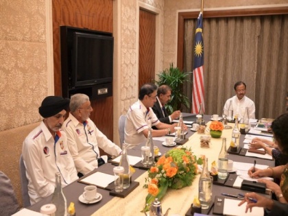 MoS V Muraleedharan meets Sikh veterans of Malaysian armed forces | MoS V Muraleedharan meets Sikh veterans of Malaysian armed forces
