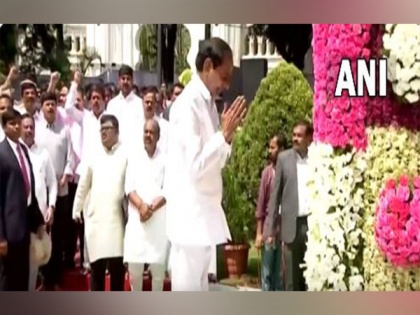 KCR pays tribute to leaders of Telangana movement in Hyderabad | KCR pays tribute to leaders of Telangana movement in Hyderabad