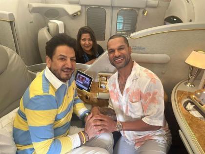 Shikhar Dhawan bumps into music legend Gurdas Maan, shares pic | Shikhar Dhawan bumps into music legend Gurdas Maan, shares pic Shikhar Dhawan bumps into music legend Gurdas Maan, shares pic | Shikhar Dhawan bumps into music legend Gurdas Maan, shares pic
