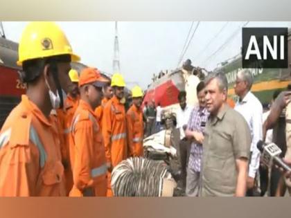 Odisha train accident: Ashwini Vaishnaw thanks NDRF officials for rescue operation | Odisha train accident: Ashwini Vaishnaw thanks NDRF officials for rescue operation