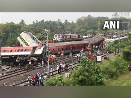 Odisha train accident: Army deployed to assist in evacuation, treatment of injured | Odisha train accident: Army deployed to assist in evacuation, treatment of injured Odisha train accident: Army deployed to assist in evacuation, treatment of injured | Odisha train accident: Army deployed to assist in evacuation, treatment of injured