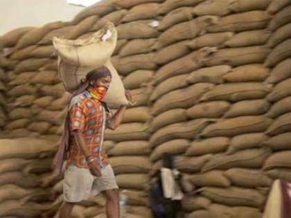 Centre imposes stock limits on tur, urad dals to prevent hoarding, speculation | Centre imposes stock limits on tur, urad dals to prevent hoarding, speculation
