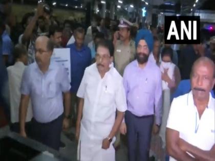 TN ministers Ma Subramanian, KKSSR Ramachandran arrive at Chennai rly station to receive passengers from Balasore | TN ministers Ma Subramanian, KKSSR Ramachandran arrive at Chennai rly station to receive passengers from Balasore