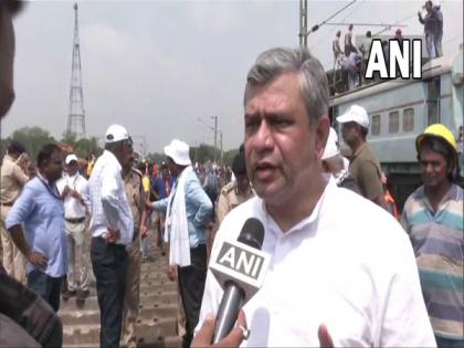 "Balasore train tragedy has nothing to do with Kavach": Railway Minister rebuts Mamata Banerjee's claim | "Balasore train tragedy has nothing to do with Kavach": Railway Minister rebuts Mamata Banerjee's claim "Balasore train tragedy has nothing to do with Kavach": Railway Minister rebuts Mamata Banerjee's claim | "Balasore train tragedy has nothing to do with Kavach": Railway Minister rebuts Mamata Banerjee's claim