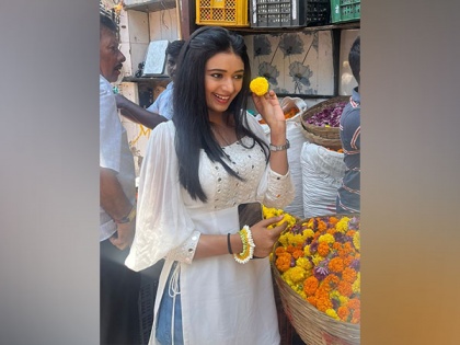 Neha Solanki shares experience of interacting with flower vendors for her role in 'Titli' | Neha Solanki shares experience of interacting with flower vendors for her role in 'Titli'