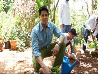 World Environment Day 2023: Sidharth Malhotra plants saplings | World Environment Day 2023: Sidharth Malhotra plants saplings