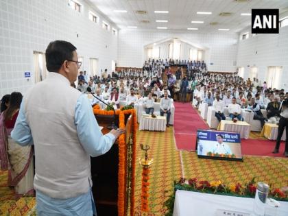 Uttarakhand CM Dhami hands over appointment letters to 272 polytechnic students | Uttarakhand CM Dhami hands over appointment letters to 272 polytechnic students
