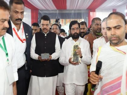Maharashtra CM Eknath Shinde performs 'Bhoomi pooja' of Balaji Temple in Navi Mumbai | Maharashtra CM Eknath Shinde performs 'Bhoomi pooja' of Balaji Temple in Navi Mumbai