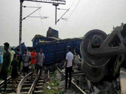 Assam: Goods train carrying coal derailed near Boko, no casualty reported | Assam: Goods train carrying coal derailed near Boko, no casualty reported