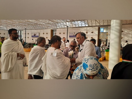 Saudi Arabia: Envoy visits Haj terminal at Jeddah Airport, receives Indian Hajjis arriving from different states | Saudi Arabia: Envoy visits Haj terminal at Jeddah Airport, receives Indian Hajjis arriving from different states