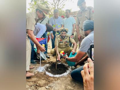 On World Environment Day, Punjab Police Goes Green with RoundGlass Foundation; 75 Officers Plant 500 Trees in Mohali | On World Environment Day, Punjab Police Goes Green with RoundGlass Foundation; 75 Officers Plant 500 Trees in Mohali