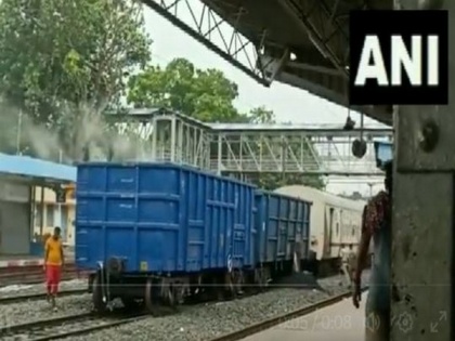 Odisha: Fire breaks out in train at Rupsa railway station | Odisha: Fire breaks out in train at Rupsa railway station