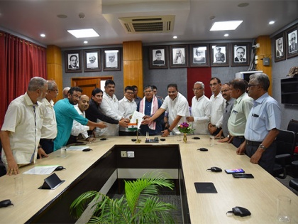 Assam: Congress, 11 Opposition parties meet Governor, urge judicial inquiry in female cop's death | Assam: Congress, 11 Opposition parties meet Governor, urge judicial inquiry in female cop's death