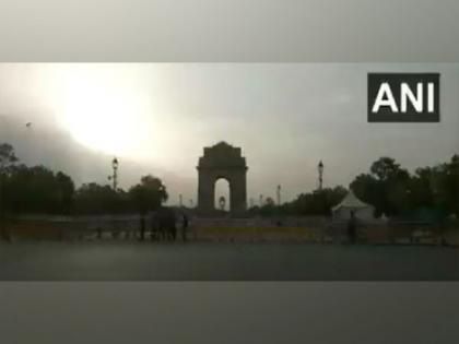 Delhi witnesses sudden change in weather, wakes up to balmy morning | Delhi witnesses sudden change in weather, wakes up to balmy morning