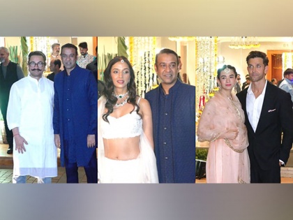 Producer Madhu Mantena ties the knot with Ira Trivedi; guests include Aamir Khan, Hrithik Roshan with Saba Azad | Producer Madhu Mantena ties the knot with Ira Trivedi; guests include Aamir Khan, Hrithik Roshan with Saba Azad