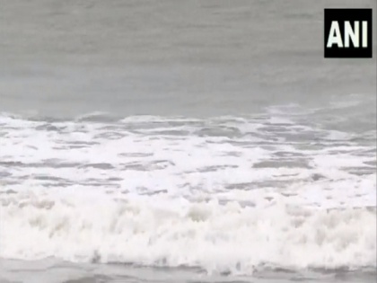 Cyclone Biparjoy: High tides hits Gujarat coast, IMD issues orange alert for Kutch, Saurashtra | Cyclone Biparjoy: High tides hits Gujarat coast, IMD issues orange alert for Kutch, Saurashtra