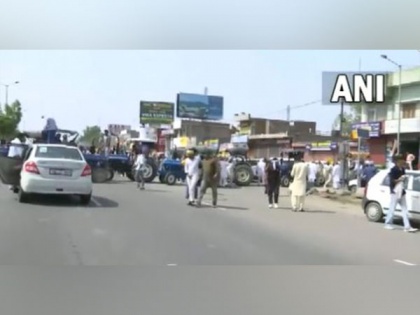 Farmers block road in Haryana's Kurukshetra, to hold Mahapanchyat over MSP | Farmers block road in Haryana's Kurukshetra, to hold Mahapanchyat over MSP