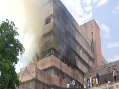 MP: Fire breaks out at Satpura Bhavan in Bhopal; no casualties reported | MP: Fire breaks out at Satpura Bhavan in Bhopal; no casualties reported