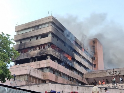 MP: Fire at Satpura Bhawan in Bhopal spreads from third floor to sixth; efforts on to douse flames | MP: Fire at Satpura Bhawan in Bhopal spreads from third floor to sixth; efforts on to douse flames