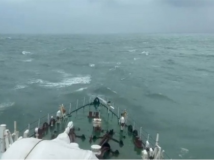 Cyclone Biparjoy: Indian Coast Guard ships conduct patrol on Gujarat coast | Cyclone Biparjoy: Indian Coast Guard ships conduct patrol on Gujarat coast