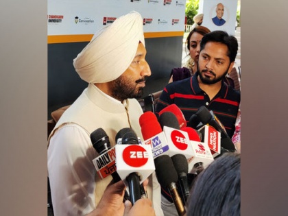 Chandigarh University offers support to 700 Indian students facing deportation from Canada | Chandigarh University offers support to 700 Indian students facing deportation from Canada