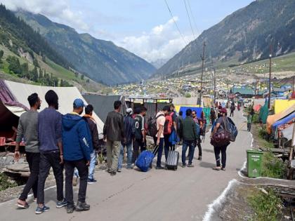 J-K: LG Sinha reviews arrangements for Amarnath yatra at Nunwan Base camp in Pahalgam | J-K: LG Sinha reviews arrangements for Amarnath yatra at Nunwan Base camp in Pahalgam