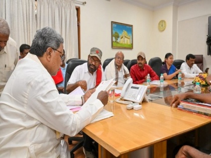 Filmmaker Rajendra Babu, National Film Awardees appeal to Karnataka CM Siddaramaiah to build film city in Mysuru | Filmmaker Rajendra Babu, National Film Awardees appeal to Karnataka CM Siddaramaiah to build film city in Mysuru