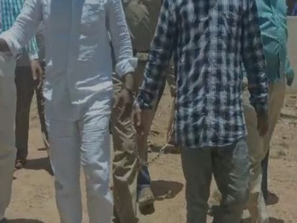 Farmers handcuffed while being taken to Telangana court sparks outrage | Farmers handcuffed while being taken to Telangana court sparks outrage