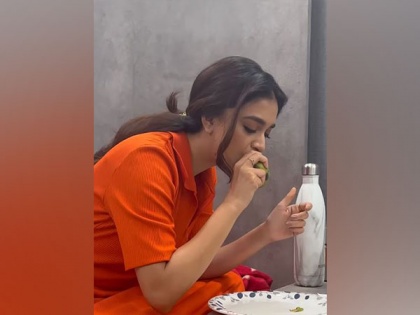 "Binging on panduri mangoes before the season gets over": Keerthy Suresh | "Binging on panduri mangoes before the season gets over": Keerthy Suresh
