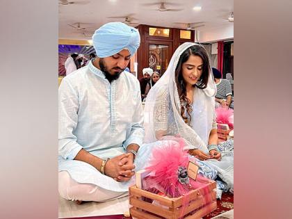 'Raataan Lambiyan' singer Asees Kaur's wedding date out | 'Raataan Lambiyan' singer Asees Kaur's wedding date out 'Raataan Lambiyan' singer Asees Kaur's wedding date out | 'Raataan Lambiyan' singer Asees Kaur's wedding date out