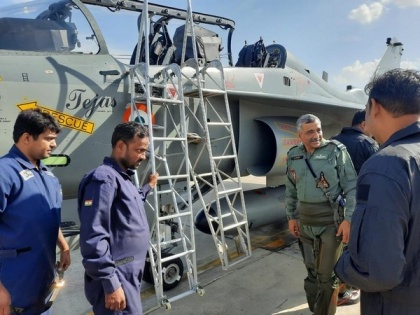 Deputy IAF chief flies sortie in LCA Tejas trainer combat aircraft, assesses indigenous fighter jet development projects | Deputy IAF chief flies sortie in LCA Tejas trainer combat aircraft, assesses indigenous fighter jet development projects