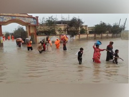 Cyclone Biparjoy: NDRF teams evacuate 127 civilians from Gujarat's Rupen Bandar | Cyclone Biparjoy: NDRF teams evacuate 127 civilians from Gujarat's Rupen Bandar