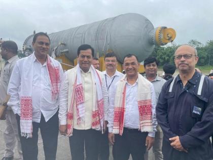 Sarbananda Sonowal receives First Over Dimensional Cargo for Numaligarh Refinery | Sarbananda Sonowal receives First Over Dimensional Cargo for Numaligarh Refinery