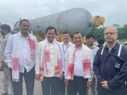Sarbananda Sonowal receives First Over Dimensional Cargo for Numaligarh Refinery | Sarbananda Sonowal receives First Over Dimensional Cargo for Numaligarh Refinery Sarbananda Sonowal receives First Over Dimensional Cargo for Numaligarh Refinery | Sarbananda Sonowal receives First Over Dimensional Cargo for Numaligarh Refinery